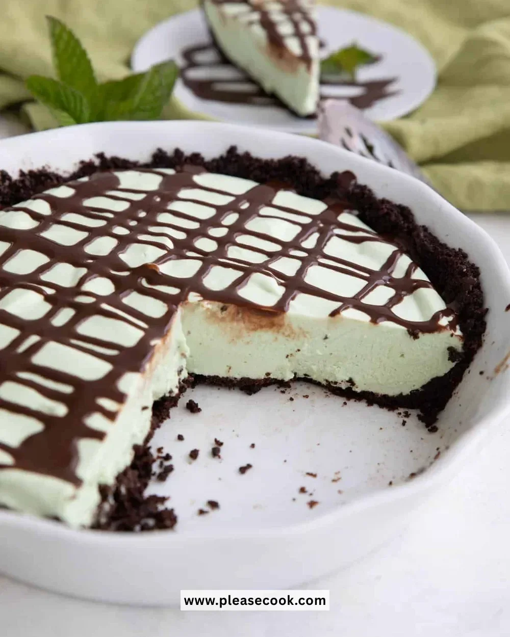 Keto Grasshopper Pie - low-carb mint dessert for a guilt-free indulgence