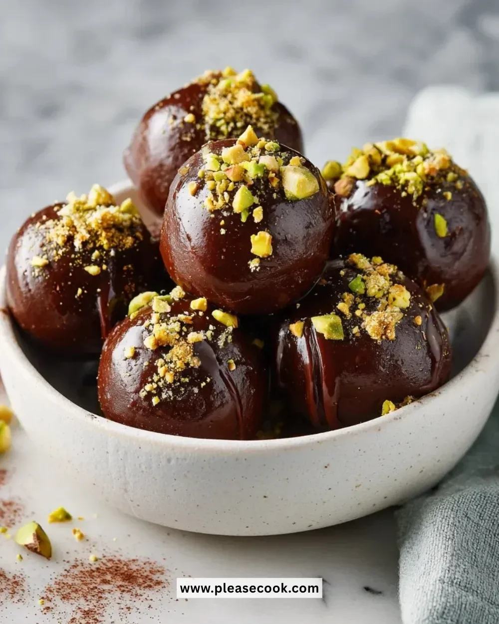 No-bake Dubai chocolate balls dessert recipe