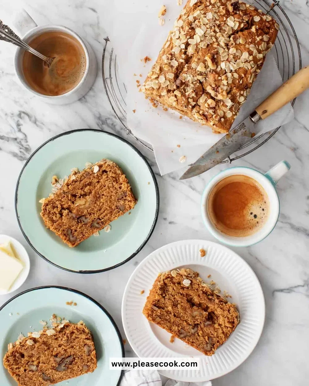Delicious quick bread breakfast ideas featuring banana bread and muffins.
