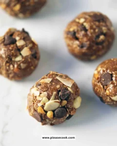 Healthy no-bake protein energy balls, great for snacks and workouts