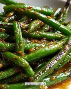 Delicious Garlic Green Beans sautéed with garlic and spices